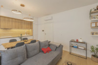 Novogradnja, troetažni 5-soban stan, Dugo Selo -centar