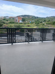 NOVOGRADNJA Vodice! Stan s djelomičnim pogledom na more, 97m2, parking