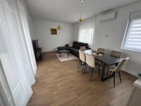 Novi, novoopremljeni dvosobni stan 77m2, Sesvetski Kraljevec