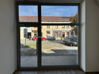 Novouređeni ulični lokal, 19,6 m² – Nova Gradiška (Centar)