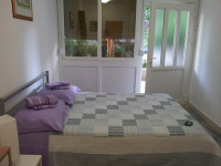 SOBA U PRIZEMLJU ZGRADE BOL - PLOKITE OD 01.10. DO 10.06. 20 m2