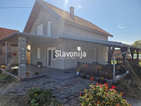 OBITELJSKA KUĆA  1925 m² [PRIVLAKA]