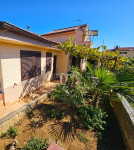 OBITELJSKA KUĆA + APARTMAN I DVORIŠTE , VELI VRH , PULA