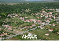 OBITELJSKA KUĆA S OKUĆNICOM - TURJACI SINJ