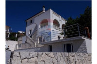 Obiteljska kuća s pogledom na more - Rogoznica