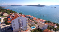 Obiteljski hotel sa 18 soba, Trogir, Seget Vranjica, 1.144 m2