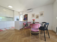 ODLIČAN DVOSOBAN S POGLEDOM NA MORE, DOSTUPAN DO 01.05.2026.