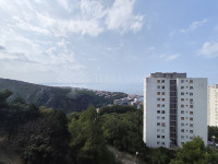 Odličan stan s pogledom na more na traženoj lokaciji