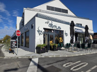 Odlična prilika! Prodaje se potpuno namješten kafić u Sračincu