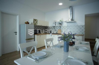 Okolica Omiša - trosoban stan s uključenim režijama do 1. lipnja