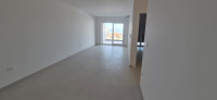 OKRUG – 2S STAN S POGLEDOM NA MORE, 30 m² TERASA, 5 MIN DO COPACABANE