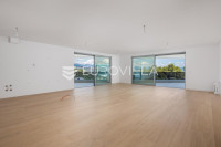 Opatija, centar, atraktivan četverosoban penthouse u novogradnji s pog