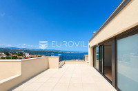 Opatija, Centar, luksuzan četverosoban penthouse 204 m², 200 m od mora