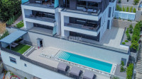 OPATIJA, CENTAR - najam stana 130m2 u novogradnji s bazenom i garažom