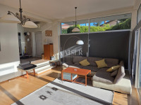 Opatija, dvoetažan stan 147m2 s terasom i parkingom u blizini centra