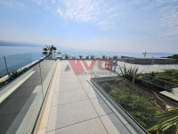 OPATIJA - EKSKLUZIVNI 4-SOBNI STAN U URBANOJ VILI SA POGLEDOM NA MORE