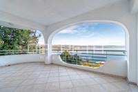 OPATIJA – Impozantna vila s panoramskim pogledom, 650 m od mora!