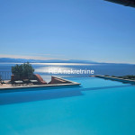 Opatija, kompleks s bazenom i pogledom na Kvarner