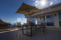 Opatija, luksuzni stan 205,88 m² sa pogledom, terasa, vrt