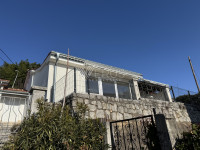 OPATIJA- novoadaptirana prizemnica s pogledom!!
