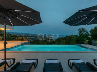 Opatija, Mihotići – vila s infinity bazenom, wellnessom i pogledom na