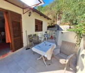Opatija, Pobri, poslovni objekt 256m2 na parceli 1.116m2