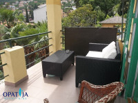 Opatija-privlačna lokacija, veliki dvoetažni stan u vili