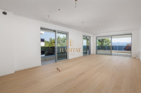 Opatija, stan 2S+DB s bazenom i pogledom na more