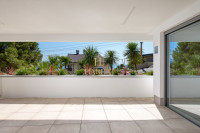 Opatija, stan 2S+DB s bazenom i pogledom na more