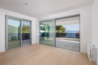 Opatija, vrhunska novogradnja, 112.12m2, terasa, parking, pogled na mo