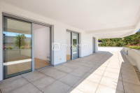 Opatija, vrhunska novogradnja, 75.92m2, vrt, parking