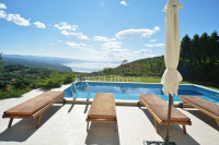 OPATIJSKO ZALEĐE - JEDINSTVENA VILA S PANORAMSKIM POGLEDOM, rijetkost