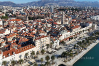 Opremljeni i namješteni obiteljski restoran u centru Splita