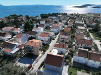 OREBIĆ - Apartmanska kuća u izvrsnom stanju (280m²), 300m od mora