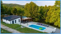 ORIOVAC Moderna kuća za odmor 130 m2, bazen, zemljište 11 310 m2
