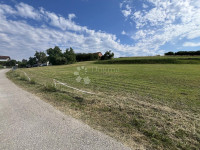 Oroslavje velika građevinska parcela 1613 m2, svega 600 m od Oro trga