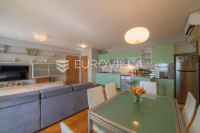 Osijek, centar grada, dvosoban stan površine 52.17 m2, 2. kat, najam