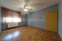 Osijek, Jug 2, trosoban stan na 2. katu, 49.8 m², obnovljena fasada
