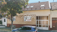 Osijek, kuća s garažom i dvorišnom zgradom