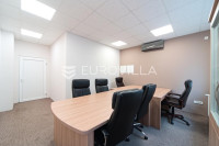 Osijek, Poslovna zgrada s uredima i parkingom 500 m2