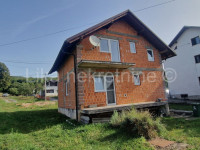 OTOČAC - Poljica - kuća visokoprizemnica, dva stana po 64 m2