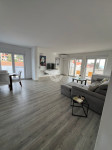 OTOK ČIOVO, OKRUG GORNJI- KUĆA S APARTMANIMA, 80 m OD MORA I 8 KM OD Z