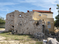 Otok Cres, Belej, obnovljena kamena kuća 60 m2 sa dodatnom ruševinom
