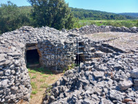 Otok Hvar - područje Jelse, zemljište 2319 m2