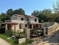 Otok Krk, Dobrinj, samostojeća kuća s bazenom