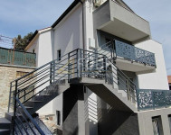 Otok Krk, Kornić, adaptirana kuća s 3 stana