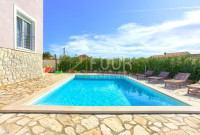 Otok Krk, Linardići, samostojeća kuća, 170m2