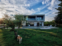 Otok Krk, moderna vila s bazenom