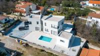 OTOK KRK, MURAJ, luksuzna moderna vila s grijanim bazenom i pogledom n