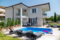 OTOK KRK, OKOLICA MALINSKE - PREDIVNA KUĆA S BAZENOM, 156 m2